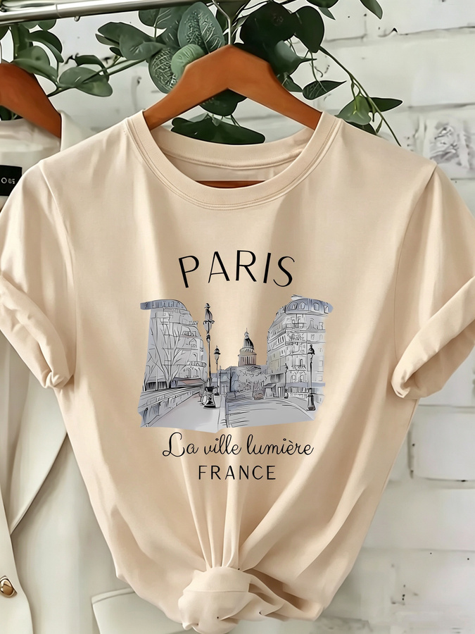 Street Fashion Paris 2025 - Dames T-shirt met Parijse print en